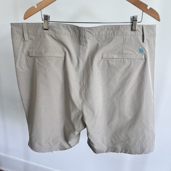 Tori Richard Shorts Mens 42 Sand 8" Inseam Performance Stretch Golf Chino UPF - Picture 4 of 9